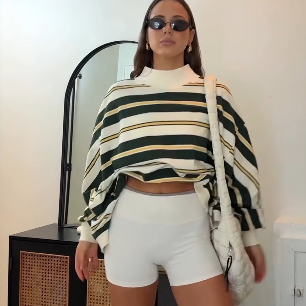 Oversized top - Picture 2 of 8